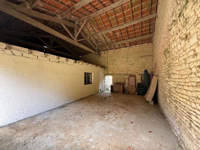 Image No.15-3 Bed Property for sale