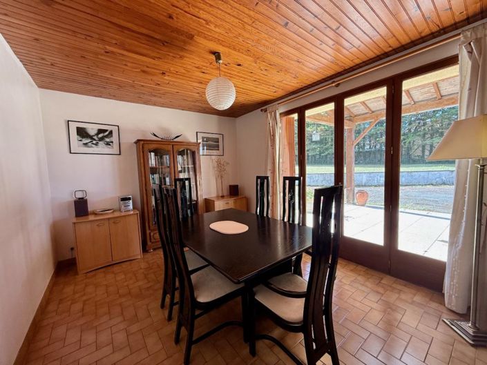 Image No.6-3 Bed Property for sale