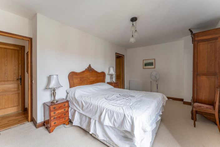 Image No.10-7 Bed House for sale