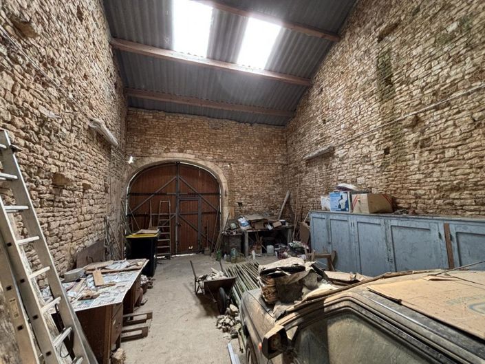 Image No.10-2 Bed House for sale