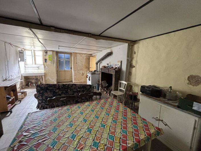 Image No.8-2 Bed House for sale