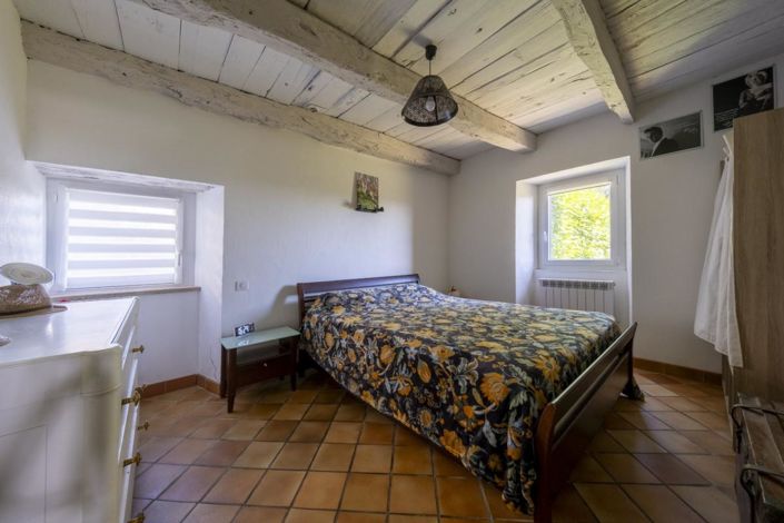 Image No.10-5 Bed Property for sale