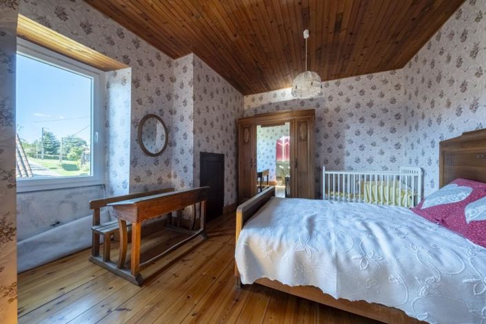 Image No.12-5 Bed Property for sale