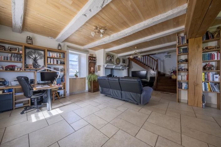 Image No.5-5 Bed Property for sale