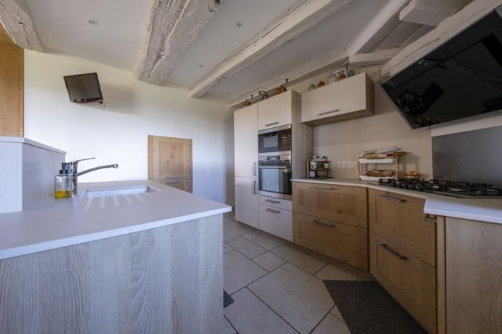 Image No.8-5 Bed Property for sale