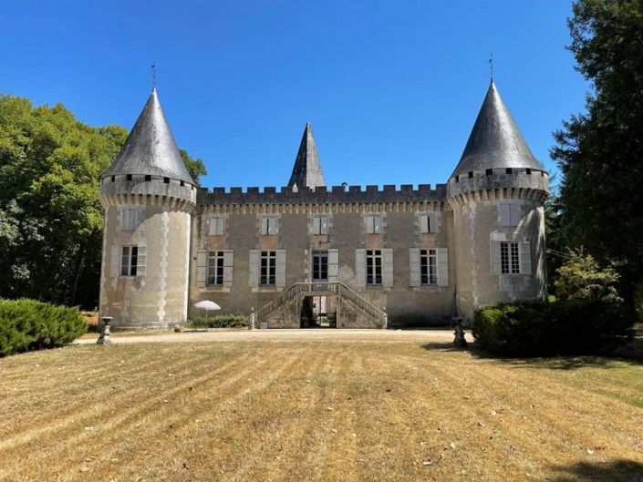 Image No.1-13 Bed Chateaux for sale