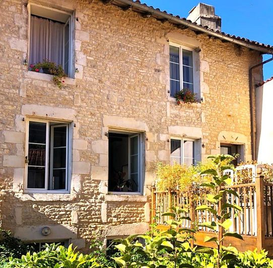 Image No.1-3 Bed Property for sale