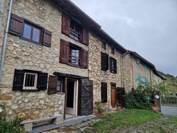 1 - Prades, Property