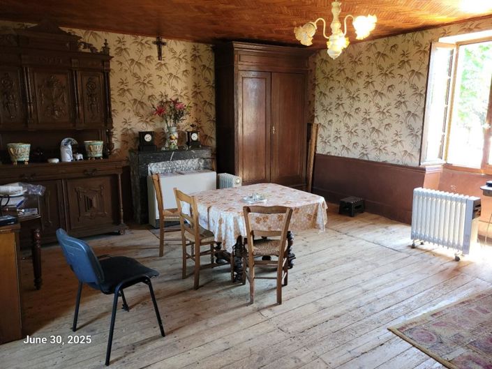 Image No.12-3 Bed Property for sale