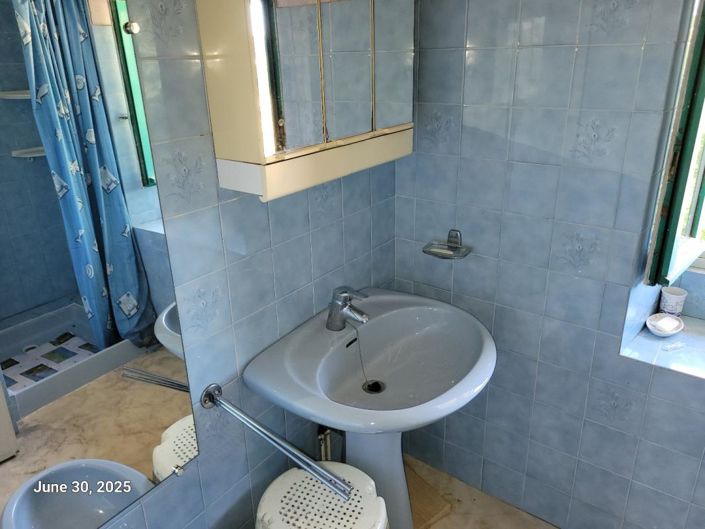 Image No.15-3 Bed Property for sale