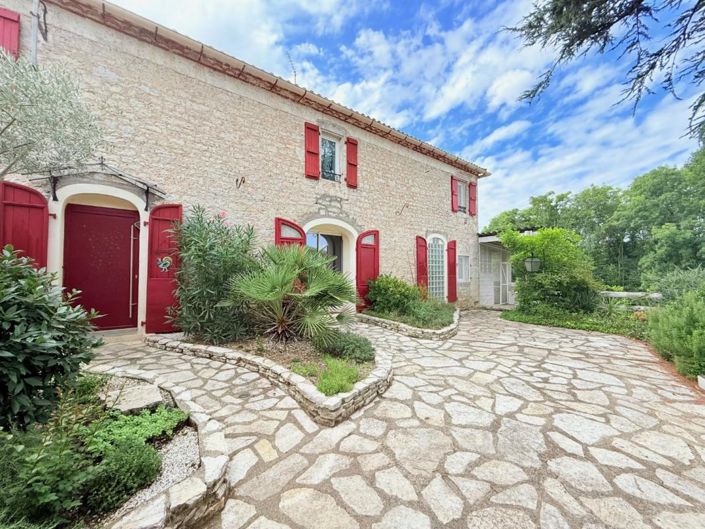 Image No.1-5 Bed Property for sale