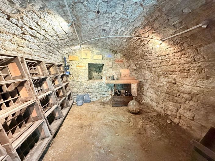 Image No.11-5 Bed Property for sale