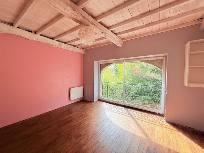 Image No.12-5 Bed Property for sale