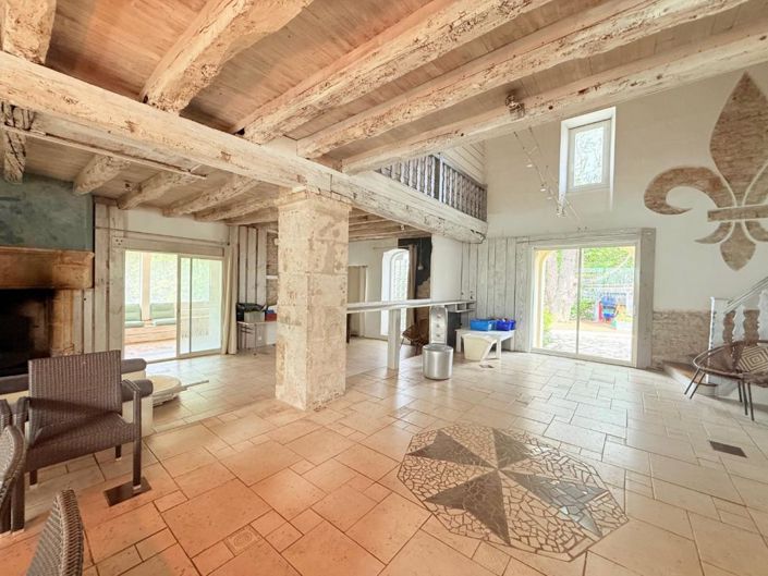 Image No.7-5 Bed Property for sale