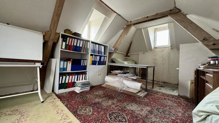 Image No.18-4 Bed House for sale