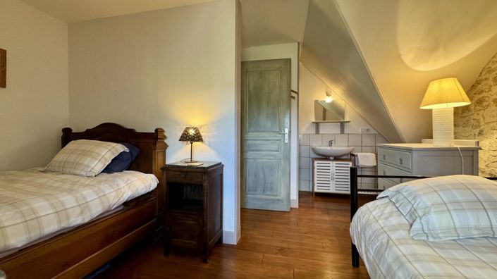 Image No.6-4 Bed House for sale