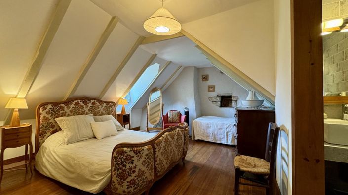 Image No.8-4 Bed House for sale