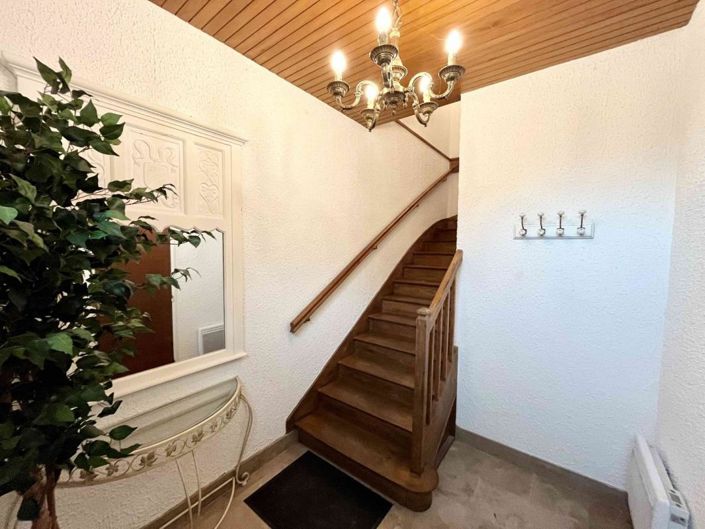 Image No.19-3 Bed House for sale