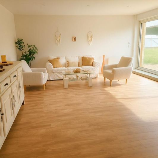 Image No.10-2 Bed Property for sale