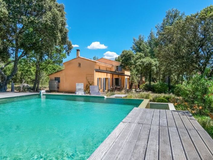 Image No.1-6 Bed Property for sale
