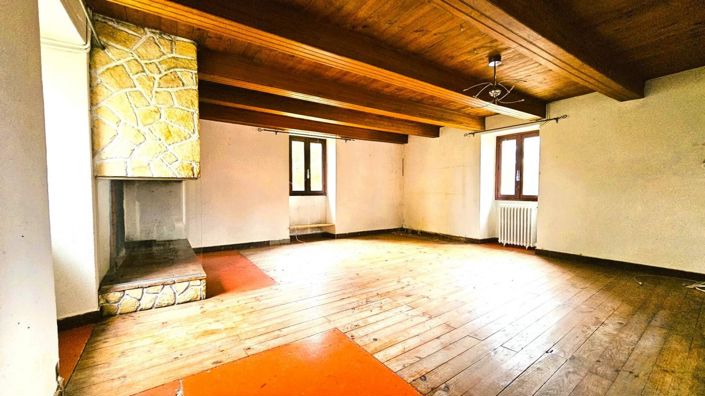 Image No.17-7 Bed Property for sale