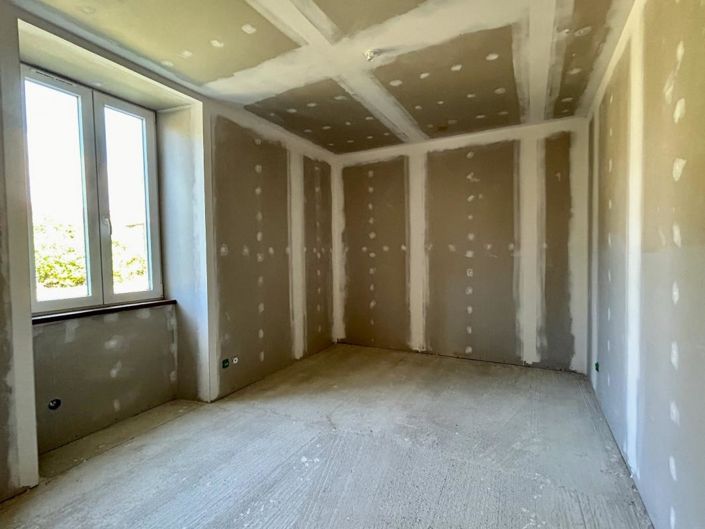 Image No.13-3 Bed Property for sale