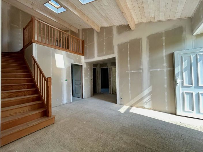 Image No.6-3 Bed Property for sale