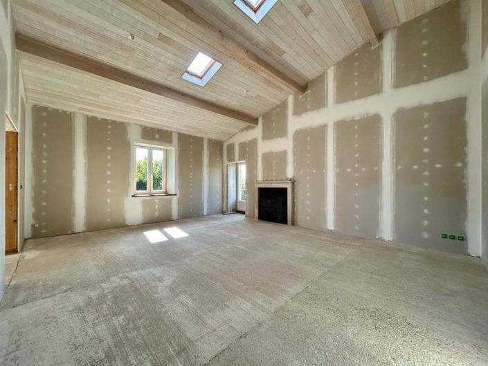 Image No.8-3 Bed Property for sale