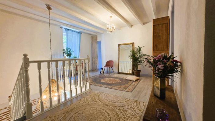 Image No.13-6 Bed Property for sale