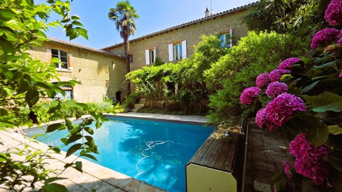 Image No.16-6 Bed Property for sale