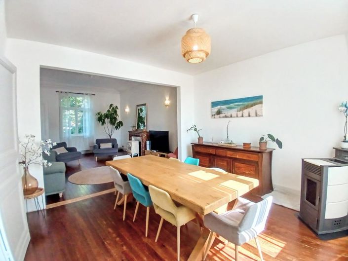 Image No.6-7 Bed House for sale