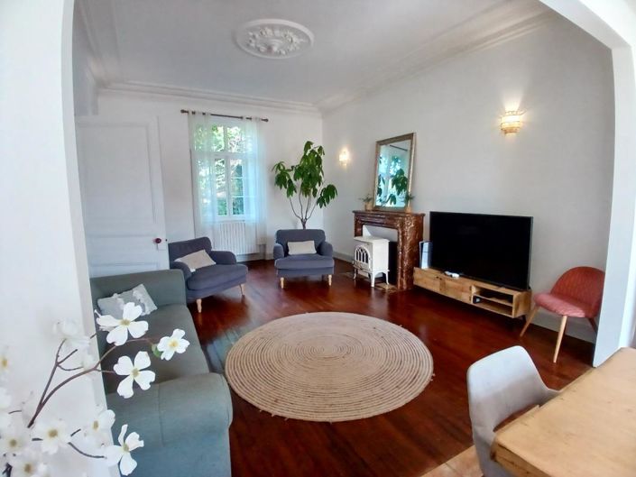 Image No.7-7 Bed House for sale