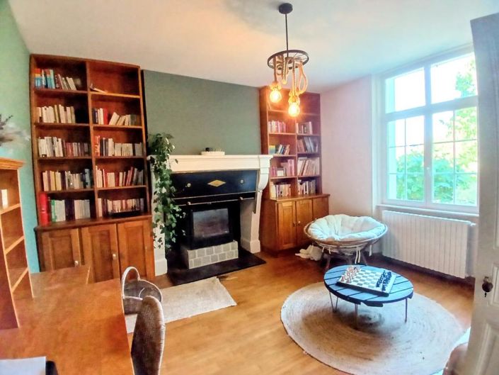 Image No.8-7 Bed House for sale