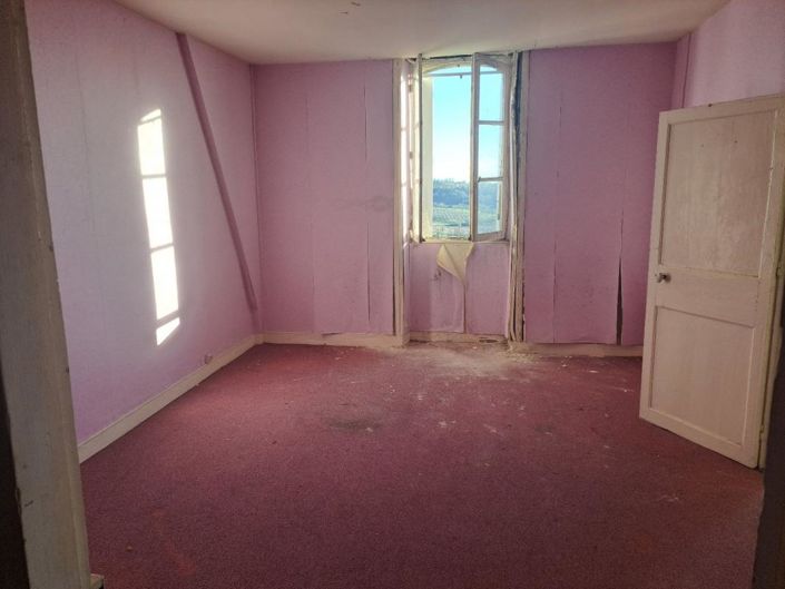 Image No.10-4 Bed Property for sale