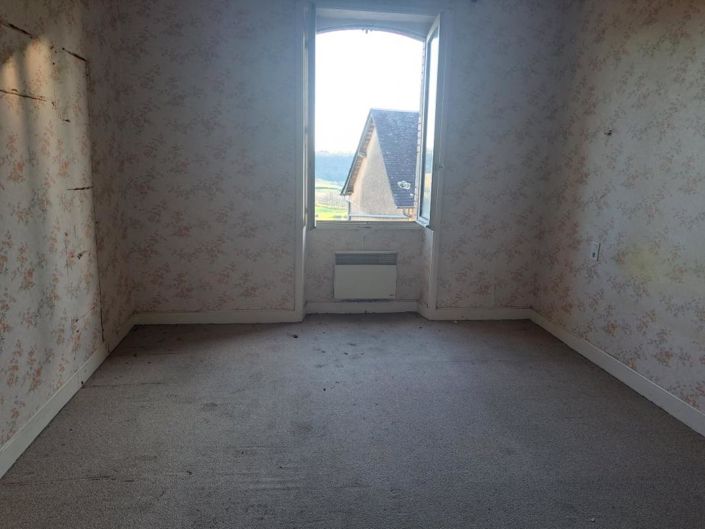 Image No.12-4 Bed Property for sale