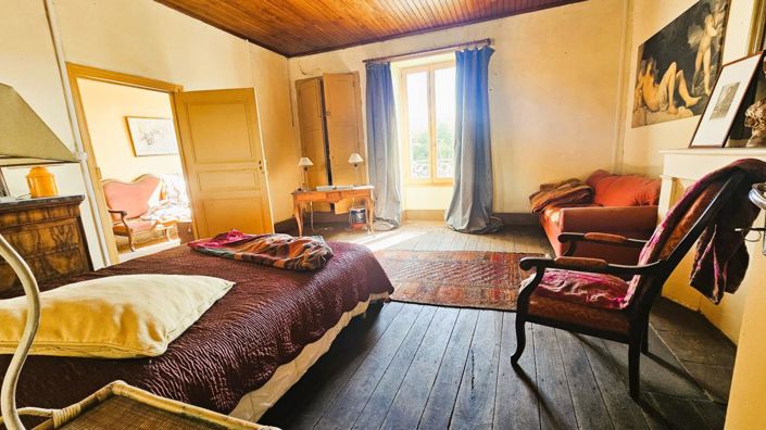 Image No.14-5 Bed Property for sale