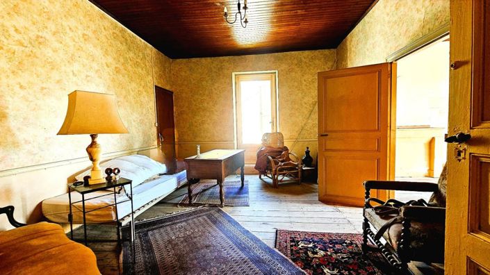 Image No.17-5 Bed Property for sale