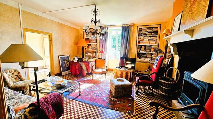 Image No.9-5 Bed Property for sale