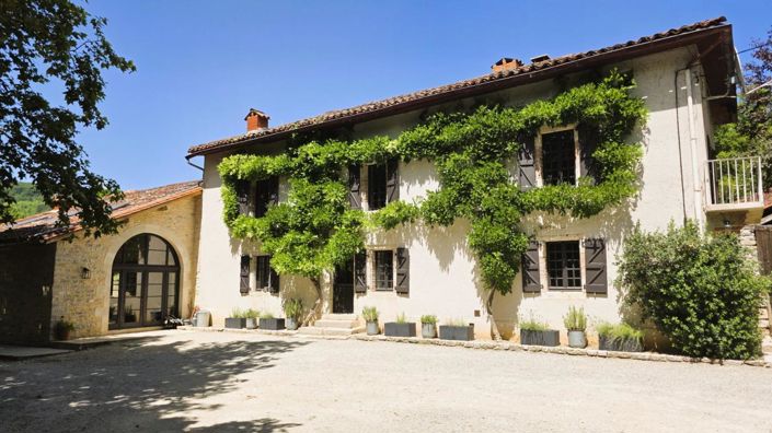 Image No.1-9 Bed Property for sale