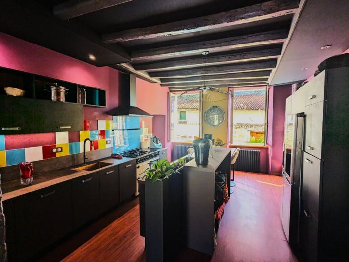 Image No.12-3 Bed Property for sale