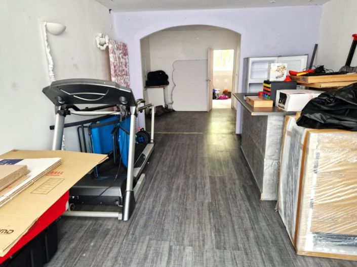 Image No.18-3 Bed Property for sale