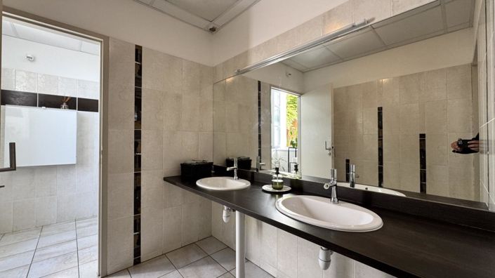 Image No.7-House for sale