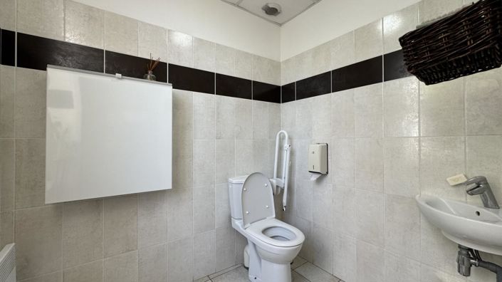 Image No.8-House for sale