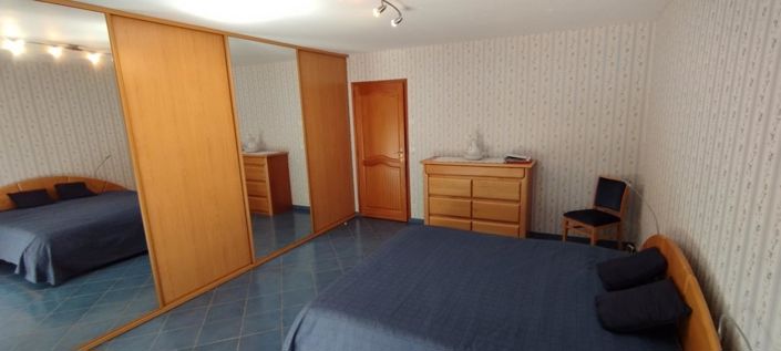 Image No.8-4 Bed Property for sale