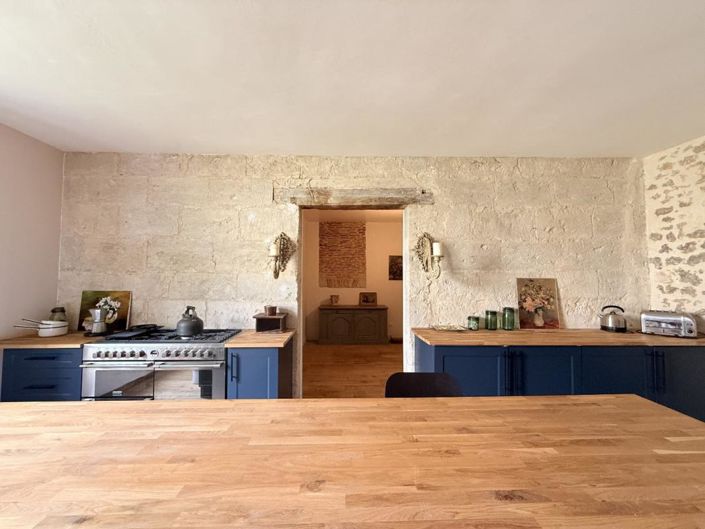 Image No.12-4 Bed Property for sale