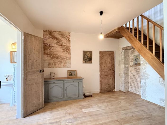 Image No.13-4 Bed Property for sale