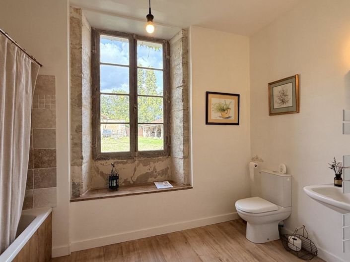 Image No.14-4 Bed Property for sale