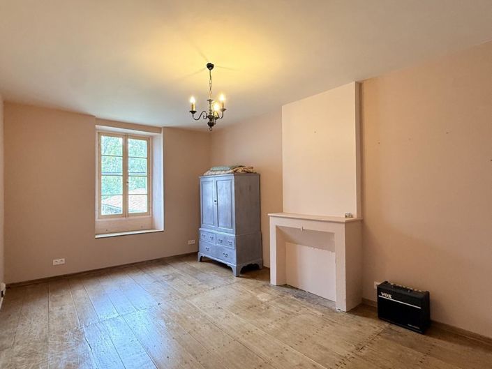 Image No.20-4 Bed Property for sale