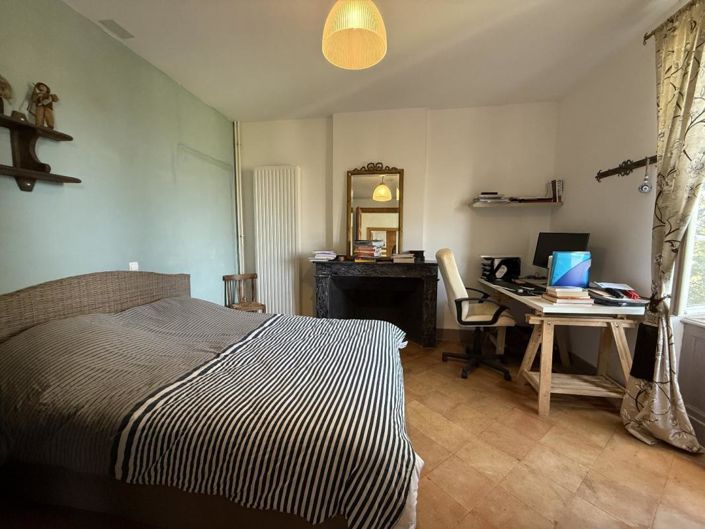 Image No.17-6 Bed House for sale