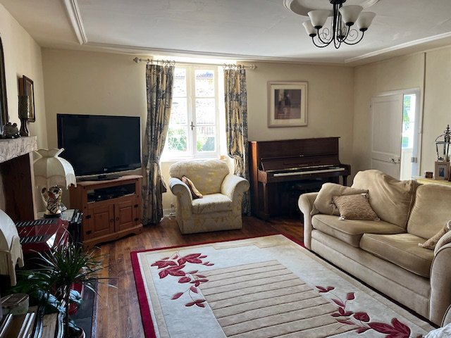 Image No.14-5 Bed Property for sale